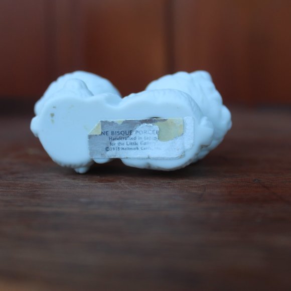 Vintage Hallmark Kissing Hedgehogs Bisque Porcelain Gallery Figurine 2.25" - Picture 4 of 5